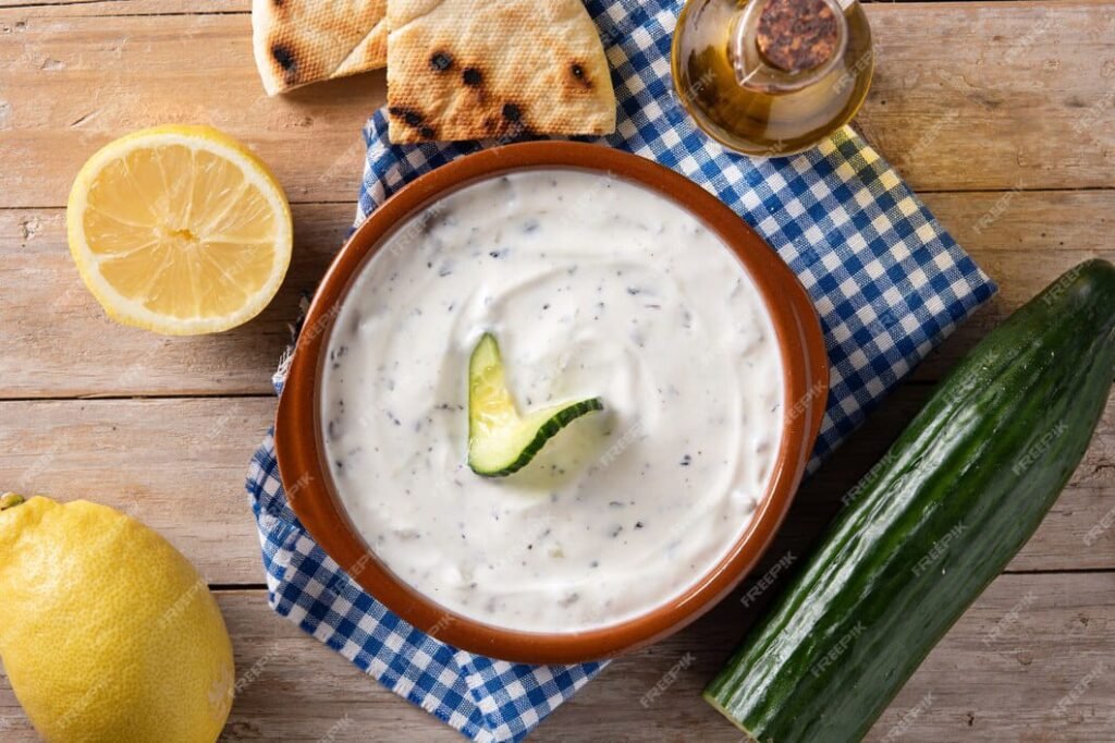 Easy Homemade Garlic Mayo Dip